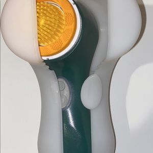 Clarisonic face brush